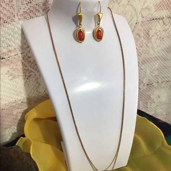 Vintage Necklace & Earrings Set Goldtone & Red Oval Beaded Necklace & Earrings - Picture 14 of 16